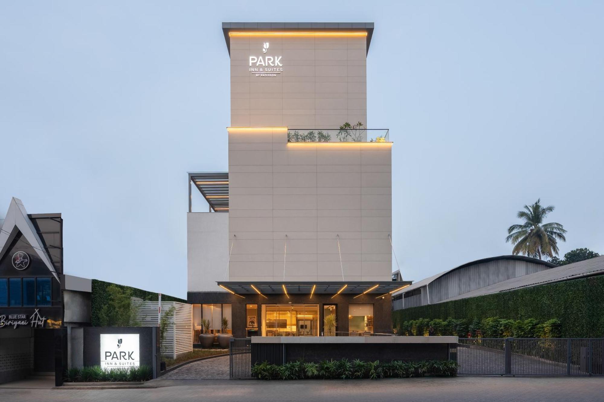 Park Inn & Suites By Radisson Thrissur East Fort Экстерьер фото