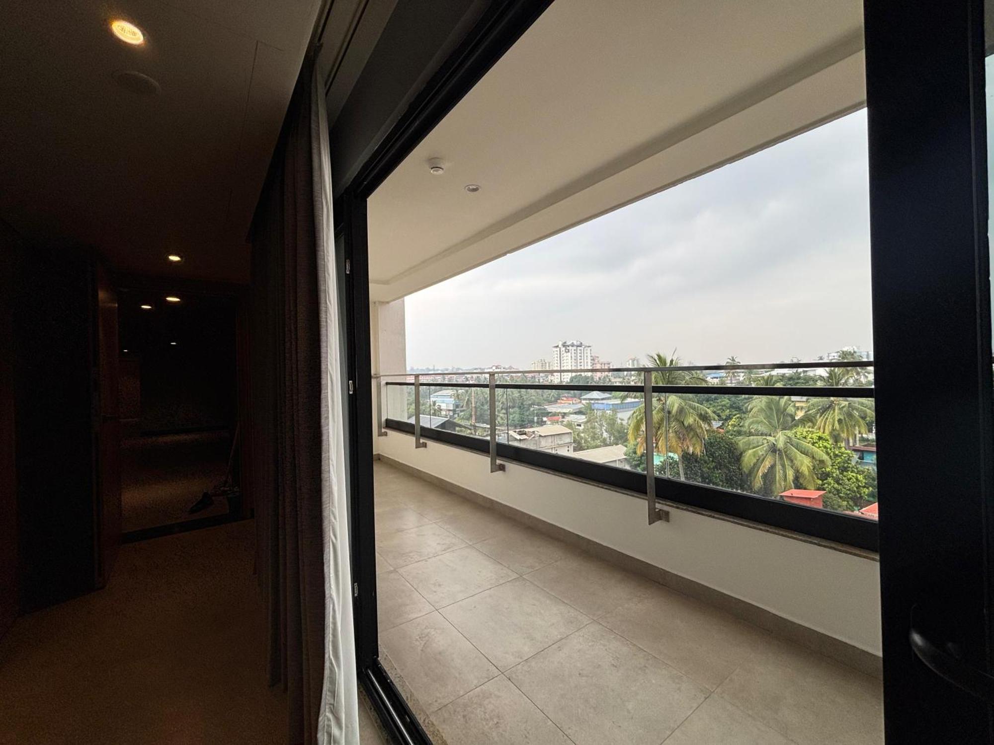 Park Inn & Suites By Radisson Thrissur East Fort Экстерьер фото